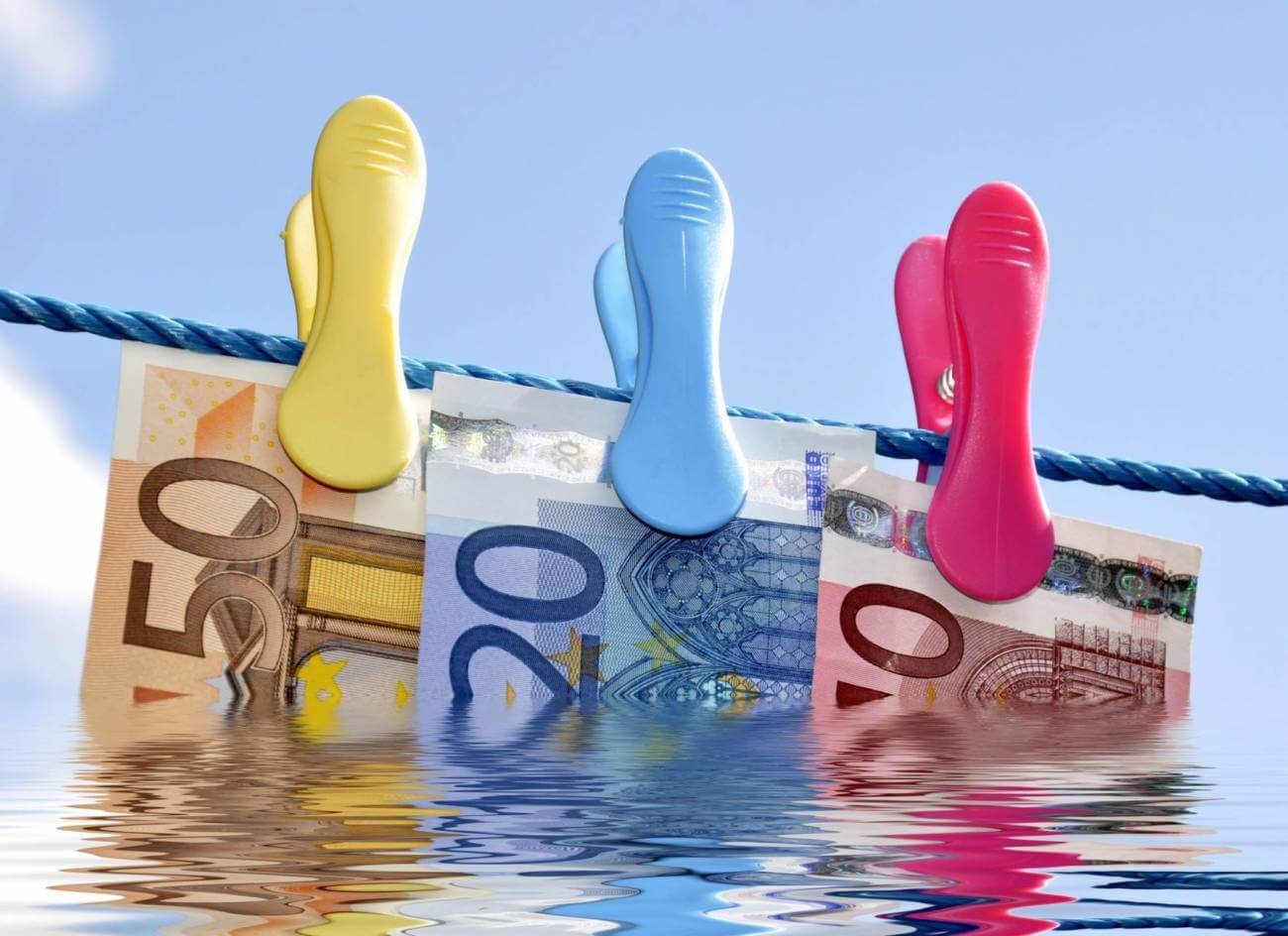 Sterling Weakens – Inflation and Greece